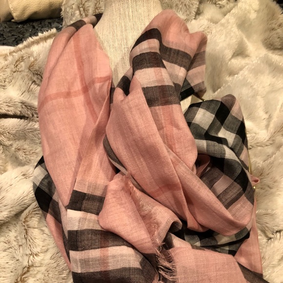 burberry giant check cashmere scarf ash rose